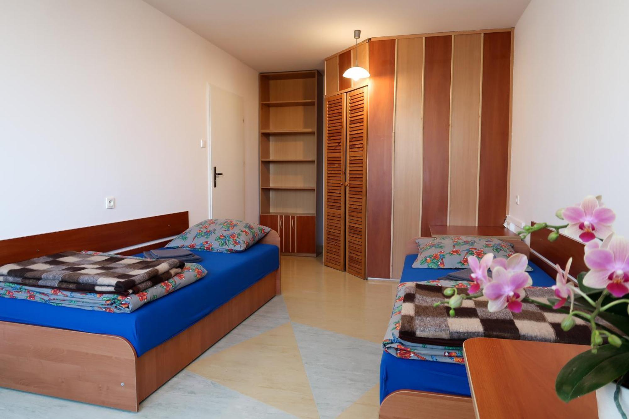 Dom Studencki Raj Hostel Wroclaw Exterior photo