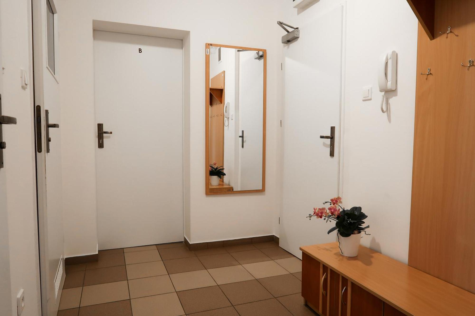 Dom Studencki Raj Hostel Wroclaw Exterior photo