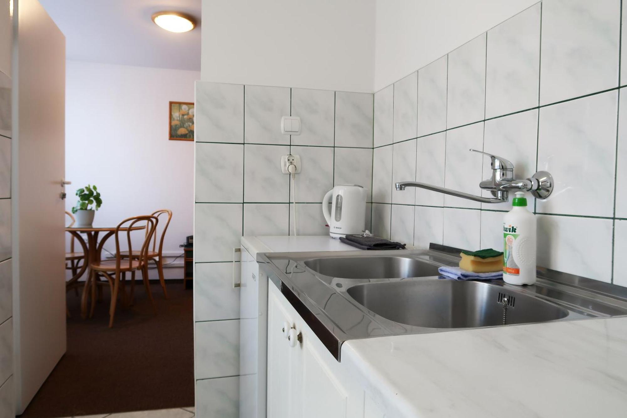 Dom Studencki Raj Hostel Wroclaw Exterior photo