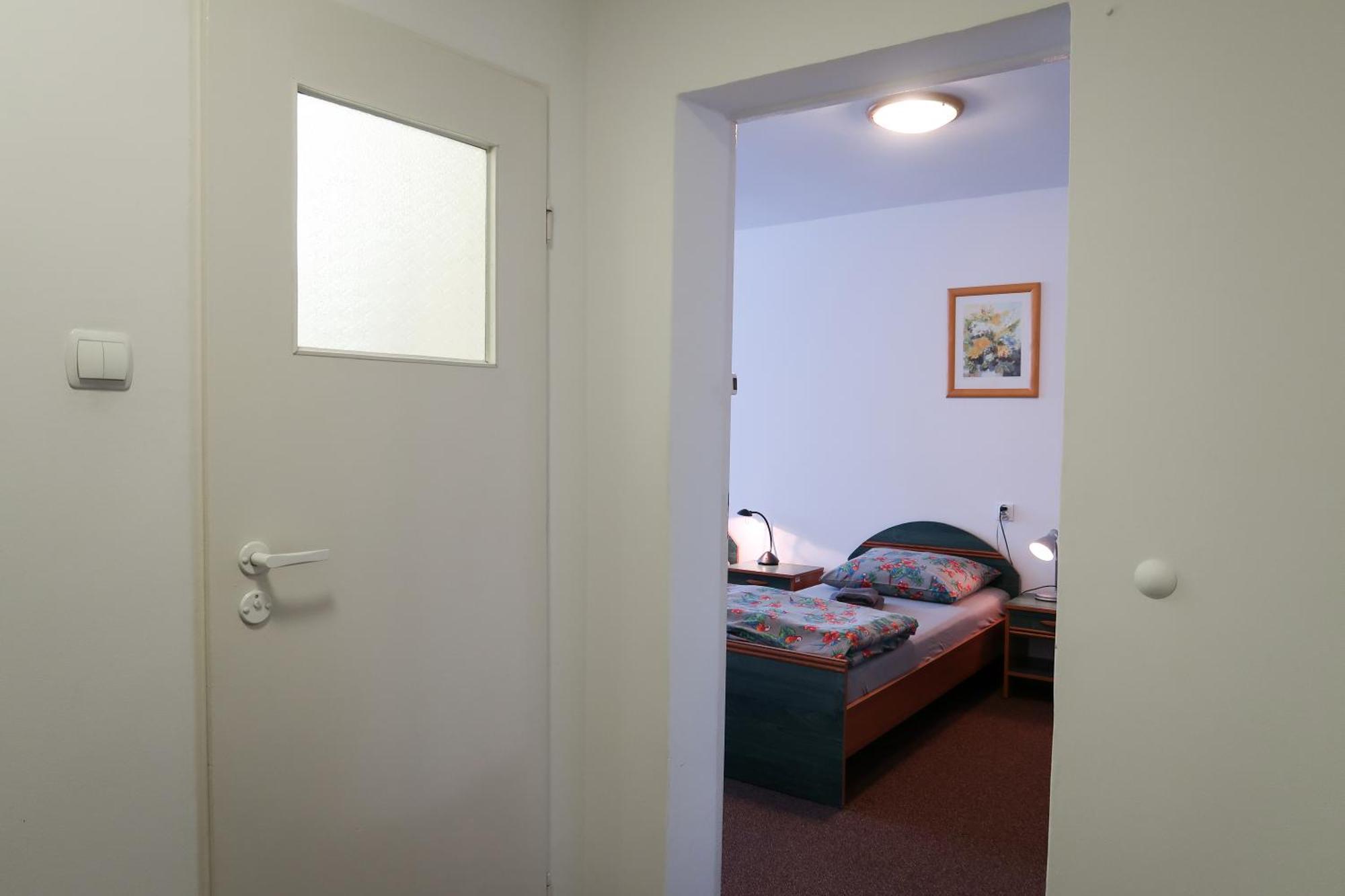 Dom Studencki Raj Hostel Wroclaw Exterior photo
